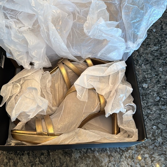 Naturalizer Brenta bronze pearl 3” slingback strappy heel NIB 12M - Picture 7 of 10